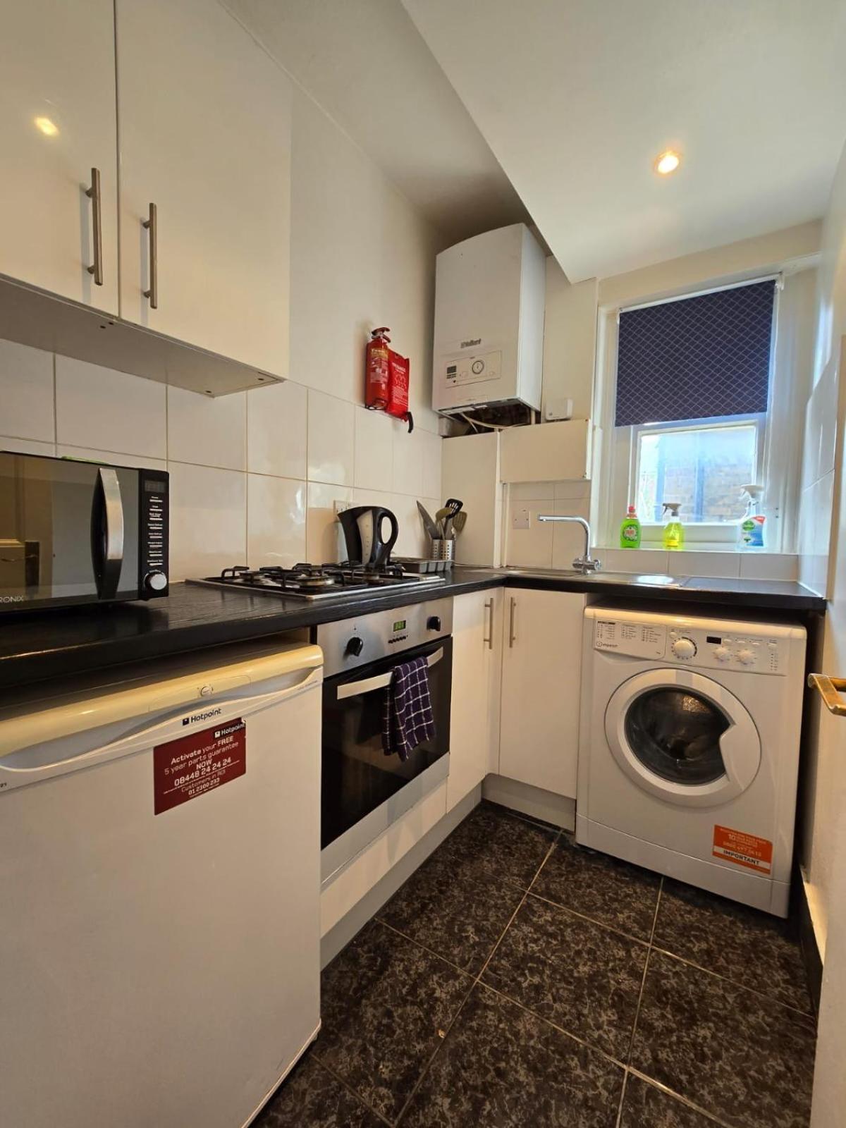 Great Flat Close To Edgware Road London Exterior photo